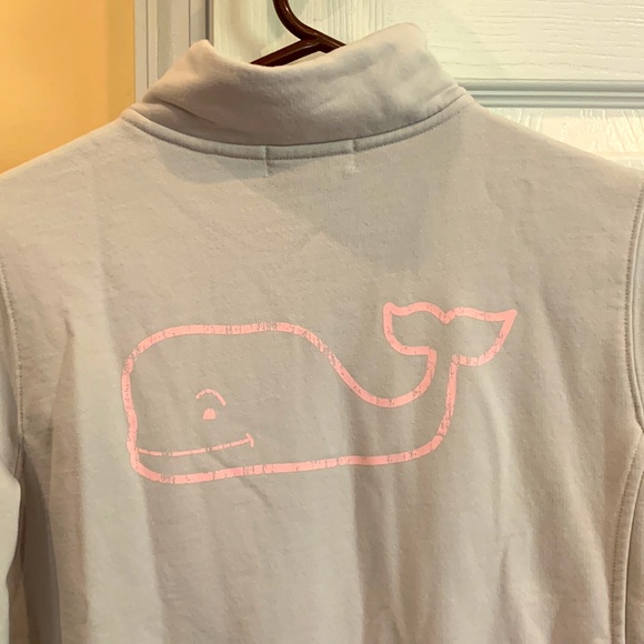 Vineyard Vines XS gray crewneck with pink accents. - Picture 2 of 2